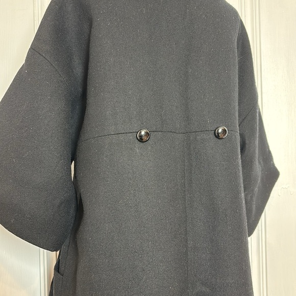 ELIZABETH & JAMES 100% Wool Oversized Cape Coat - Picture 7 of 11